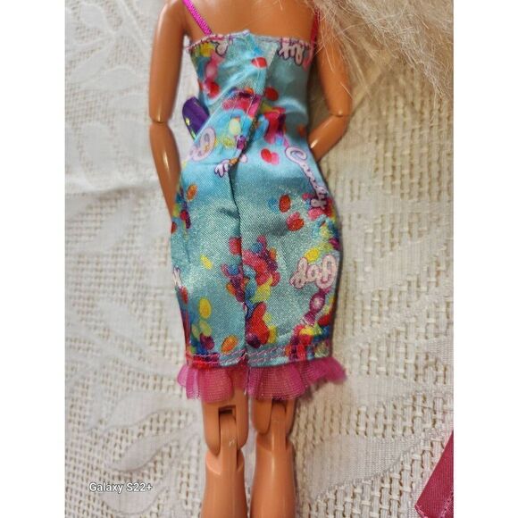 Barbie Mattel with candy pop dress and gown - Picture 9 of 11